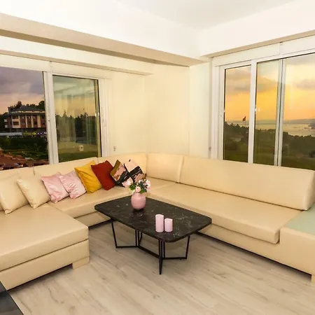 アパート Spacious Bosphorus View 1 Bd Apt. *