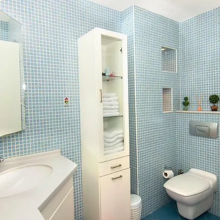 Spacious Bosphorus View 1 Bd Apt. *